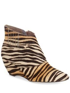 Matisse Nugent Calf Hair Bootie size 10